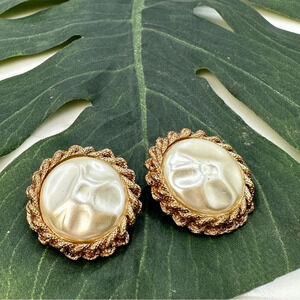 Vintage Mabe’ Faux Pearl Earrings Clip On Gold-tone Rope Surround Button…